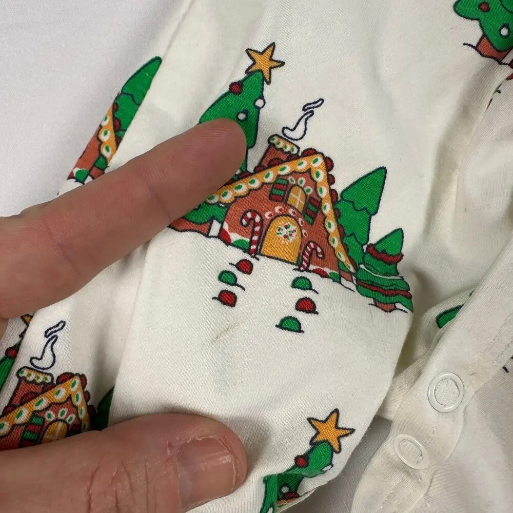 Monica + Andy Gingerbread House Christmas Holiday Footed Pajamas Sz 0-3 mo
